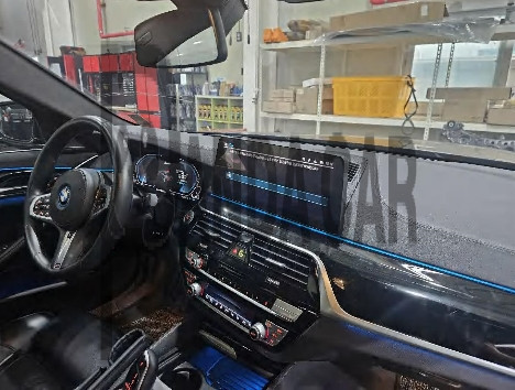 2022 BMW 530e, photograph 2