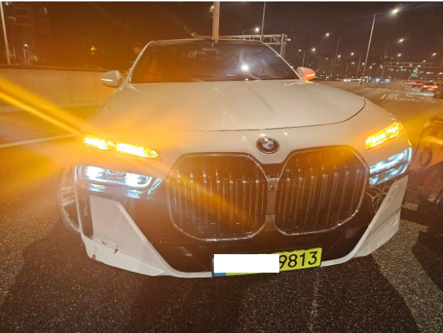 2024 BMW 750e xDrive, photograph 2
