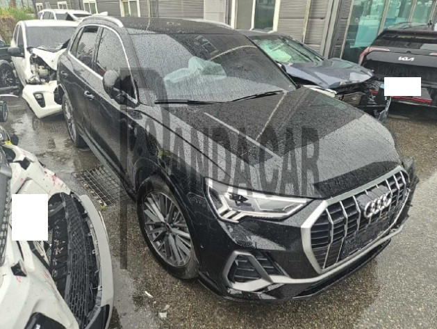 2022 Audi Q3 35 TDI quattro, photograph 4
