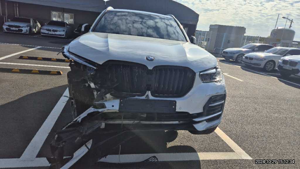 2022 BMW X5 xDrive40i model 2023, photograph 7