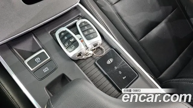 Hyundai Grandeur Exclusive — photo 1 of 36