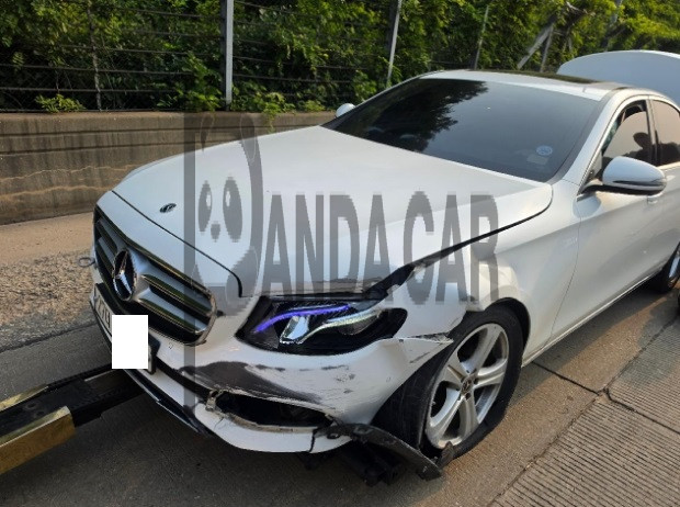 2018 Mercedes-Benz E200, photograph 4