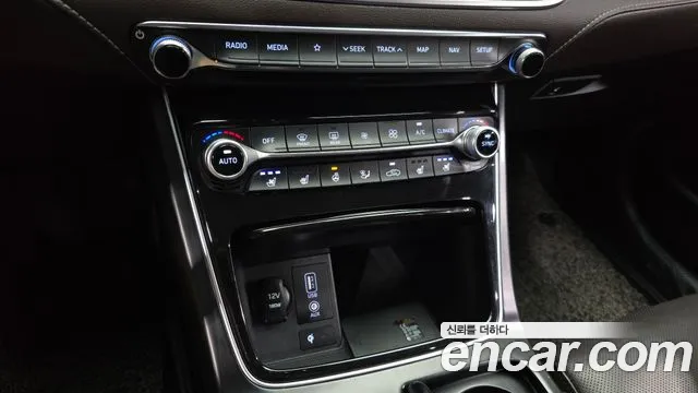 2017 Hyundai Grandeur 3.0 Exclusive, photograph 4