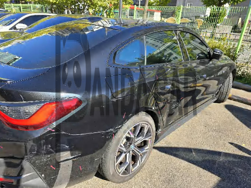 2023 BMW i4 eDrive40, photograph 5