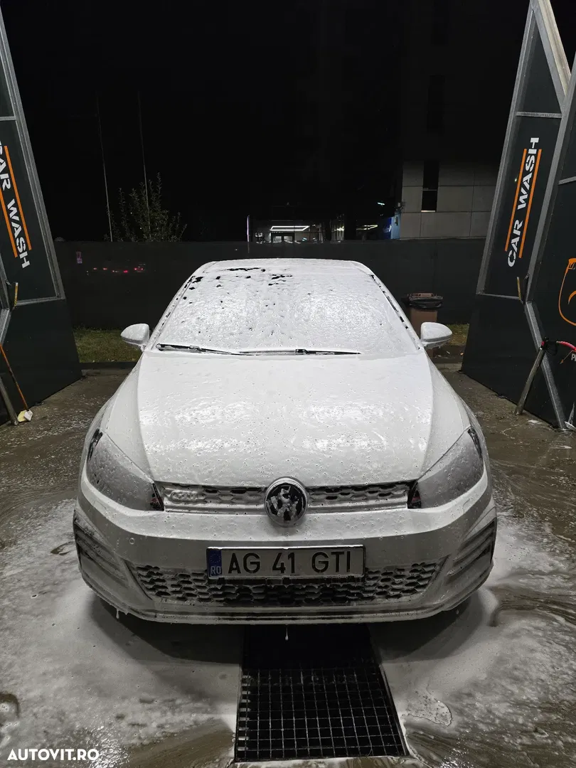 2019 Volkswagen Golf GTI 2.0 TSI OPF Performance, photograph 10