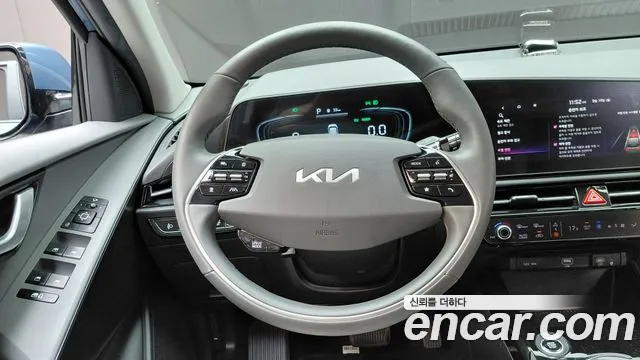 2023 Kia Niro Prestige, photograph 4
