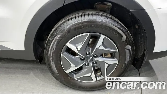 Kia Sorento HEV 1.6 4WD — photo 1 of 20