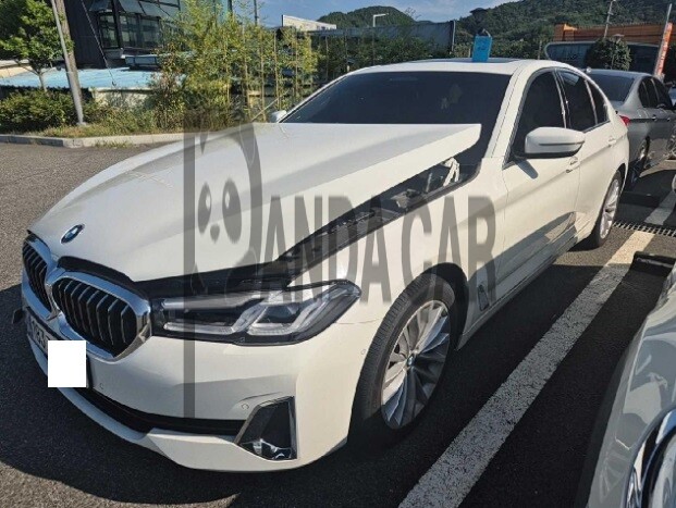 2021 BMW 520i, photograph 3