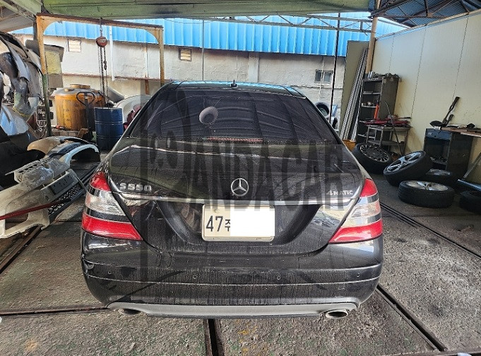 2008 Mercedes-Benz S550 4MATIC, photograph 2