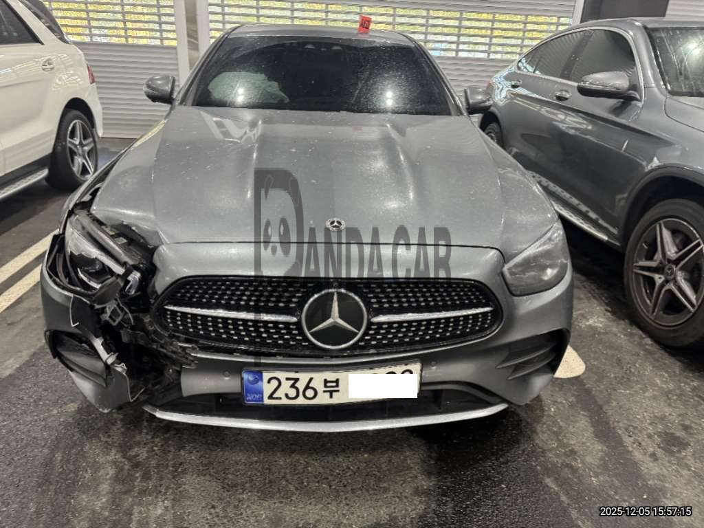 2023 Mercedes-Benz E220, photograph 1