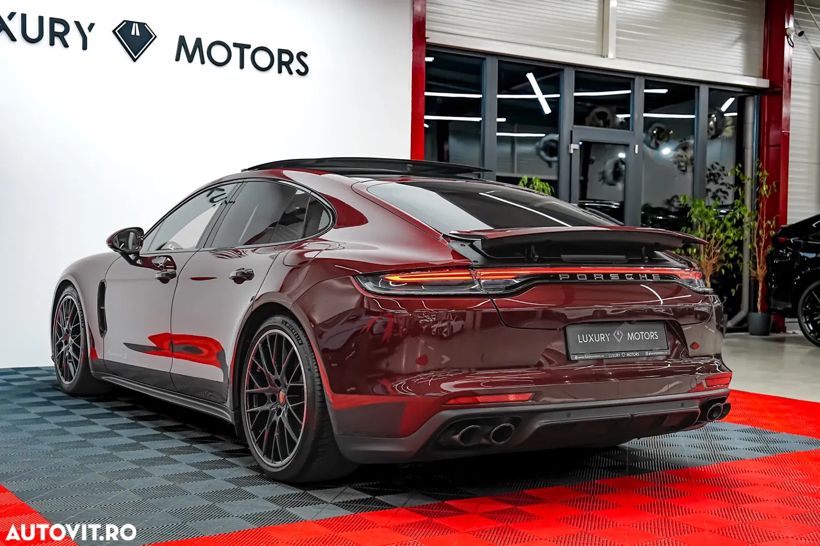 2022 Porsche Panamera 4S E-Hybrid, photograph 7