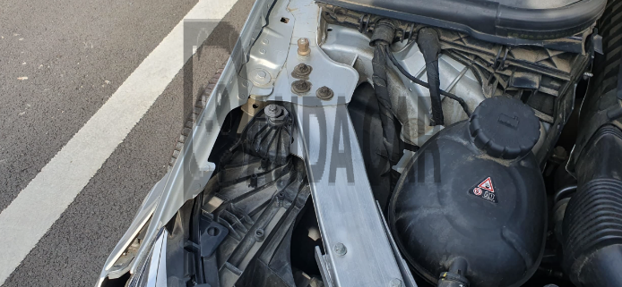 2019 Mercedes-Benz E300, photograph 2