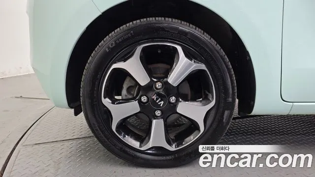 Kia RAY Prestige — photo 1 of 34