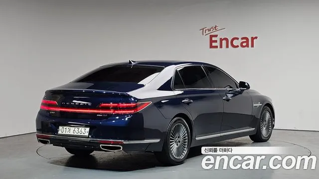 Genesis G90 3.8 AWD — photo 1 of 30
