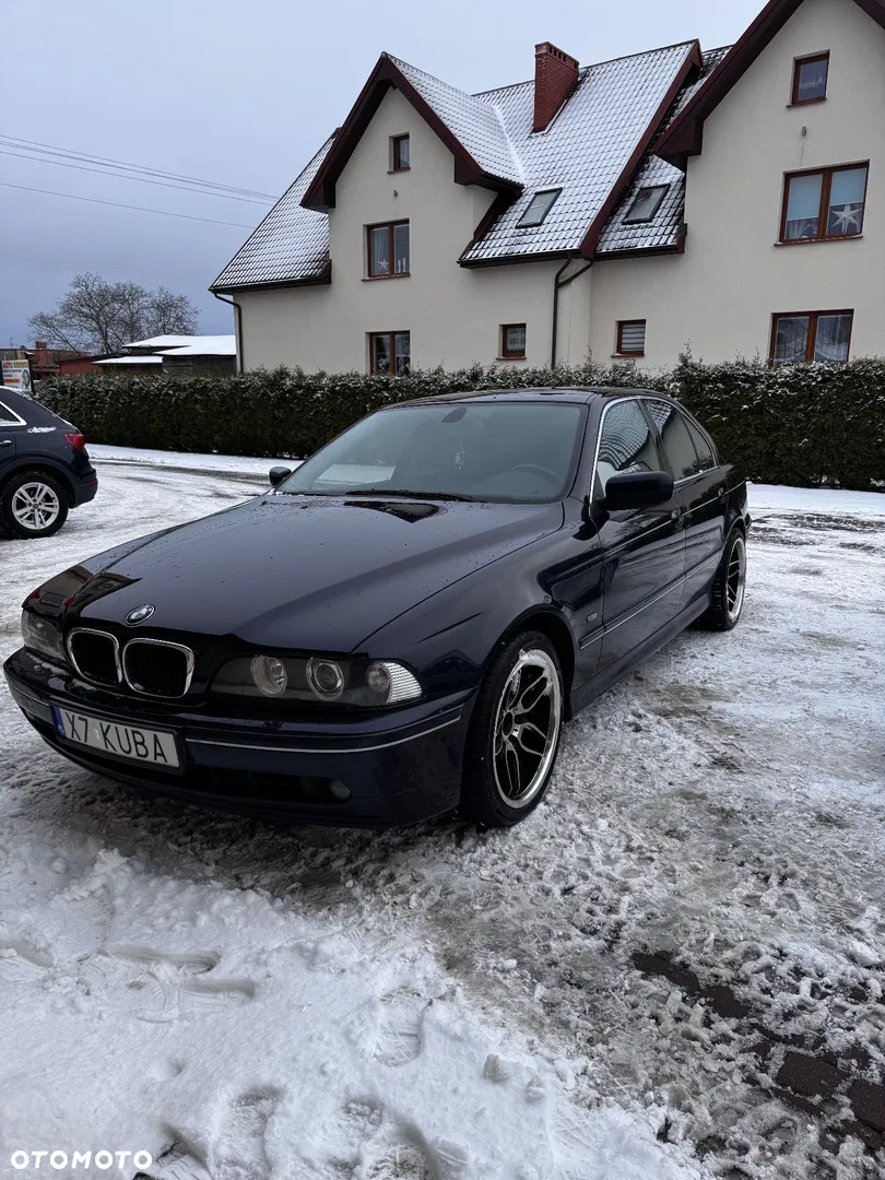 2001 BMW Seria 5, photograph 1