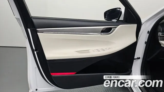 2022 Hyundai Grandeur Le Blanc, photograph 6