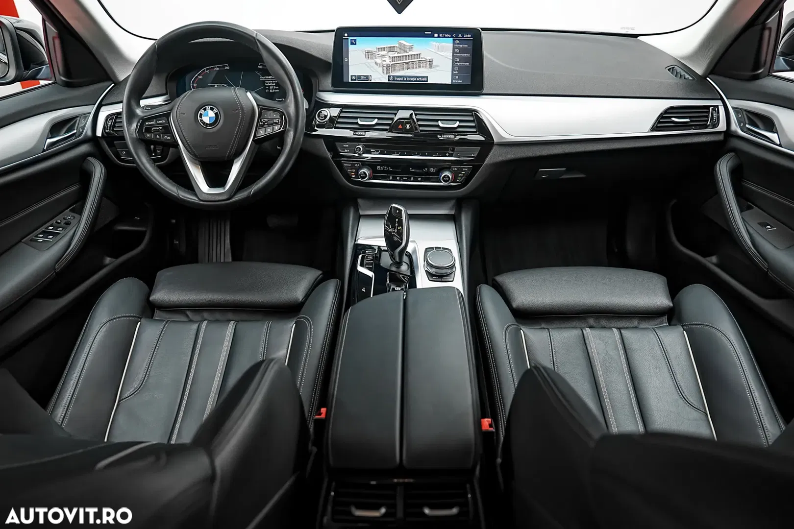 2022 BMW Seria 5 520i Aut. Sport Line, photograph 2