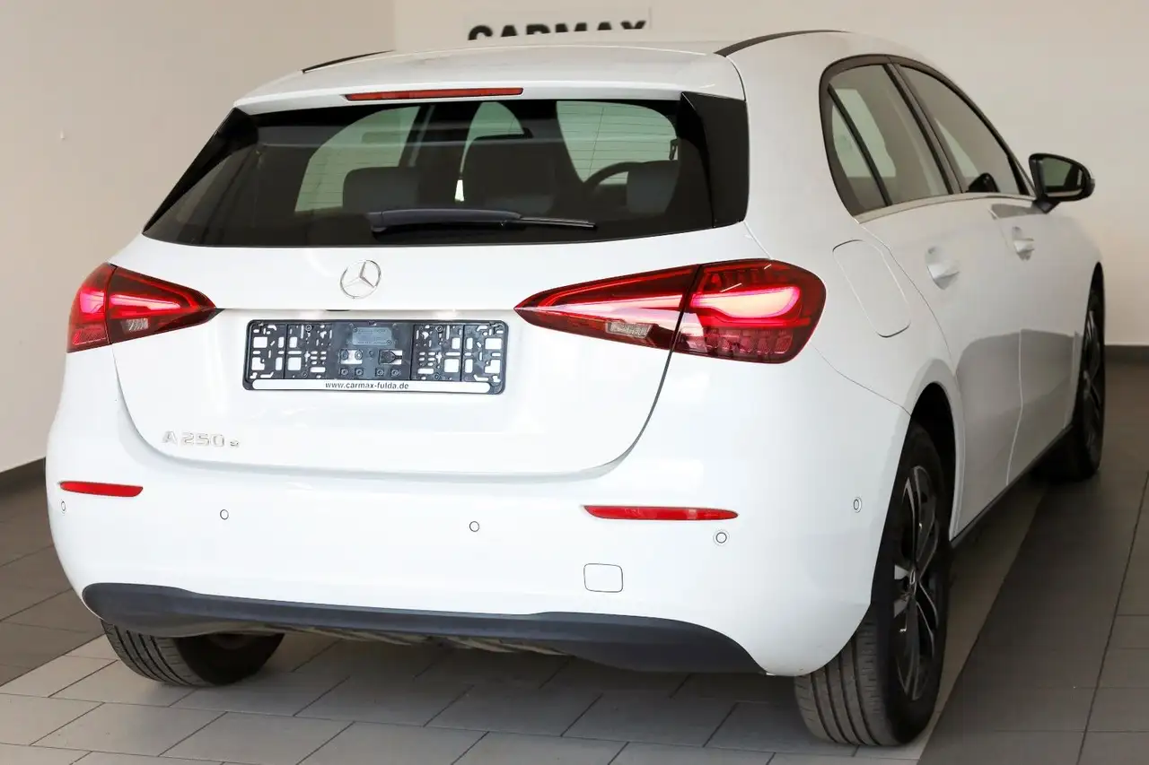 2023 Mercedes-Benz A 250 e, T.Leder,Navi,LED,SH,Kamera,FACELIFT !, photograph 2