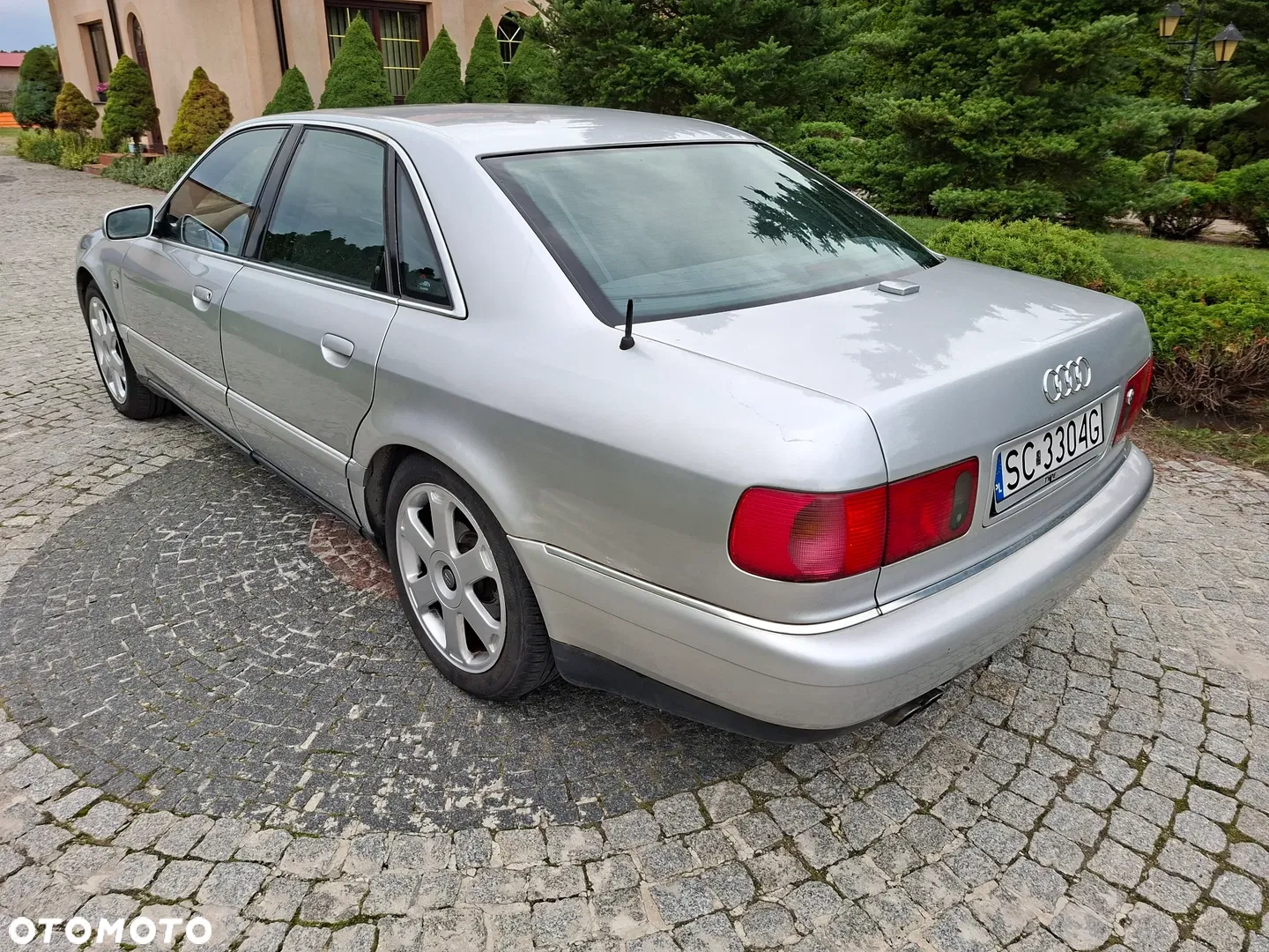 2001 Audi S8, photograph 4