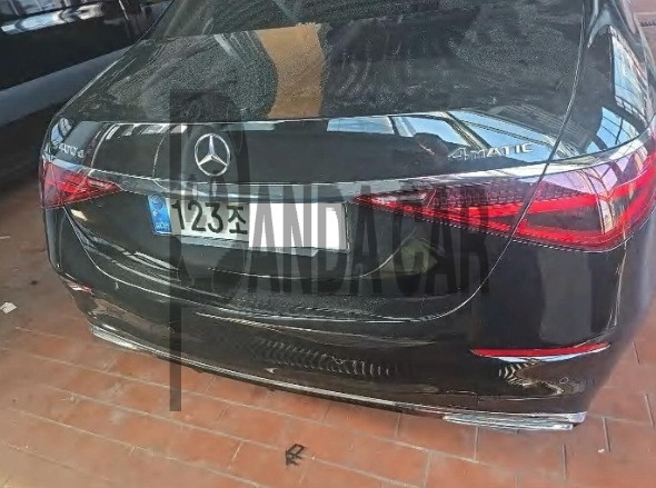 2022 Mercedes-Benz S400 d 4MATIC, photograph 2
