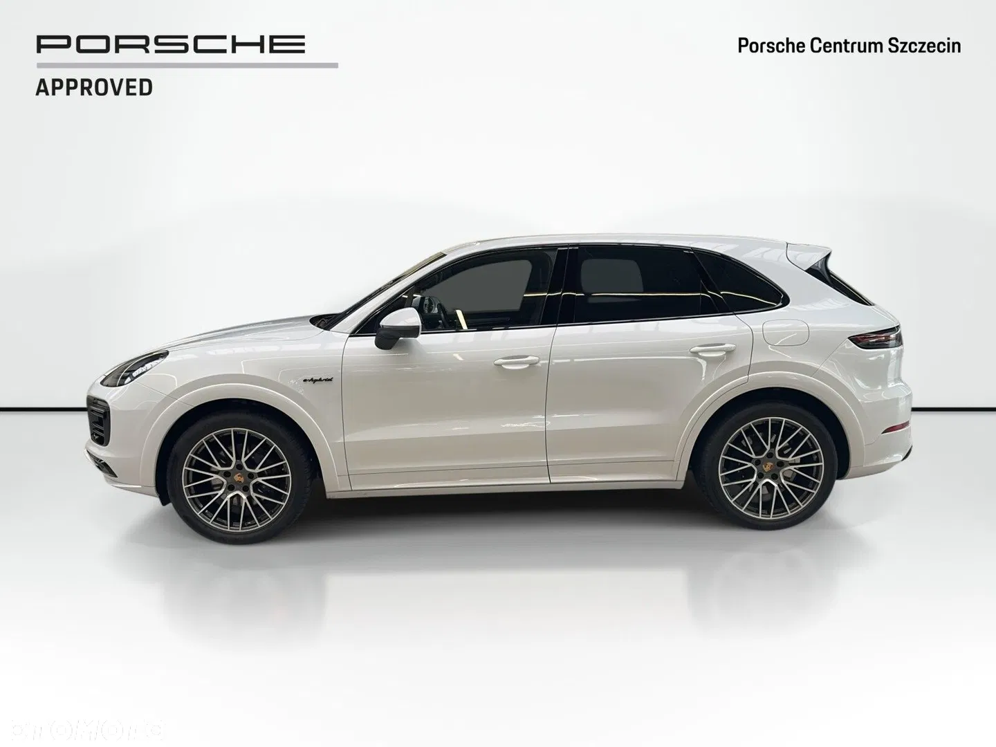 2023 Porsche Cayenne, photograph 2