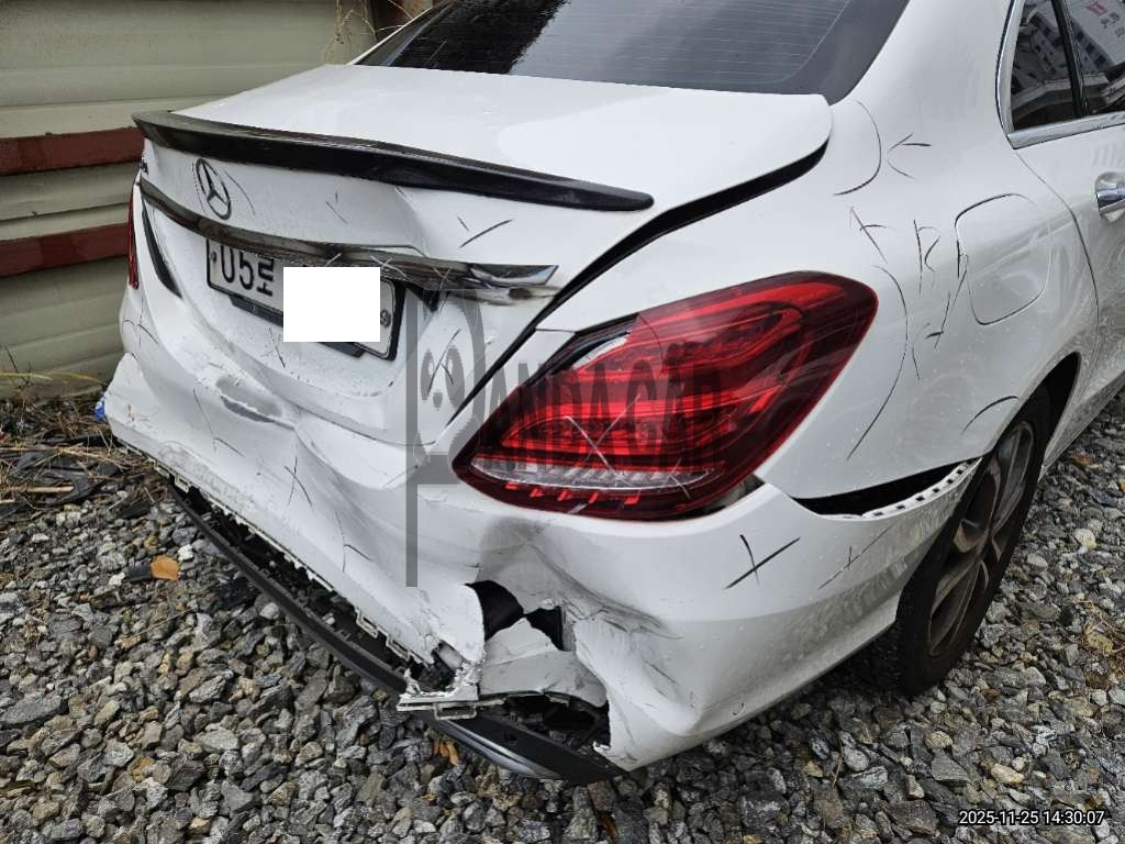 2017 Mercedes-Benz C220 d, photograph 4
