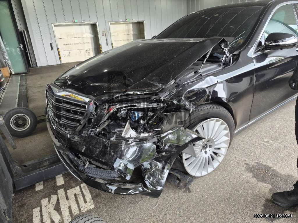 2019 Mercedes-Benz S350 L, photograph 2