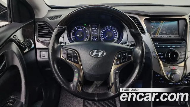 2011 Hyundai Grandeur HG240 Luxury, photograph 11