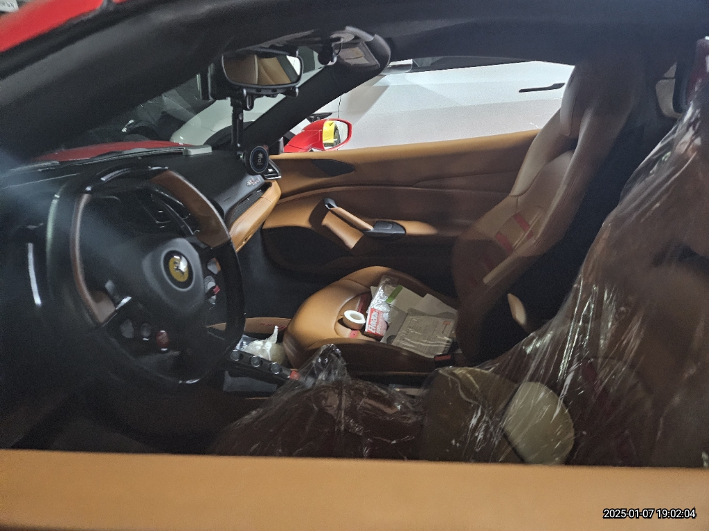 2018 Ferrari 488 Spider, photograph 4