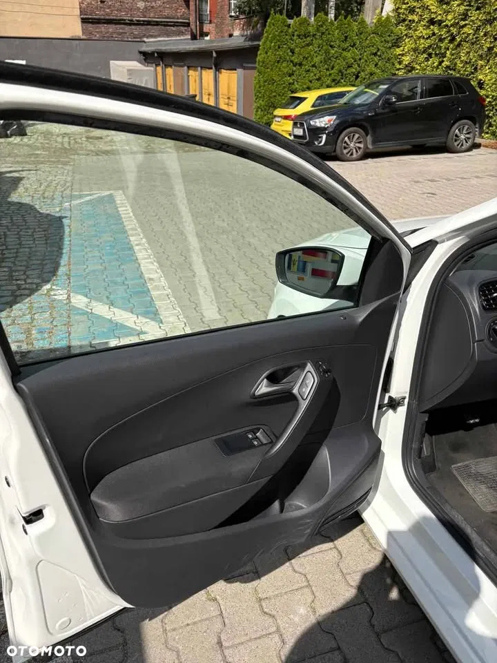 2014 Volkswagen Polo, photograph 10