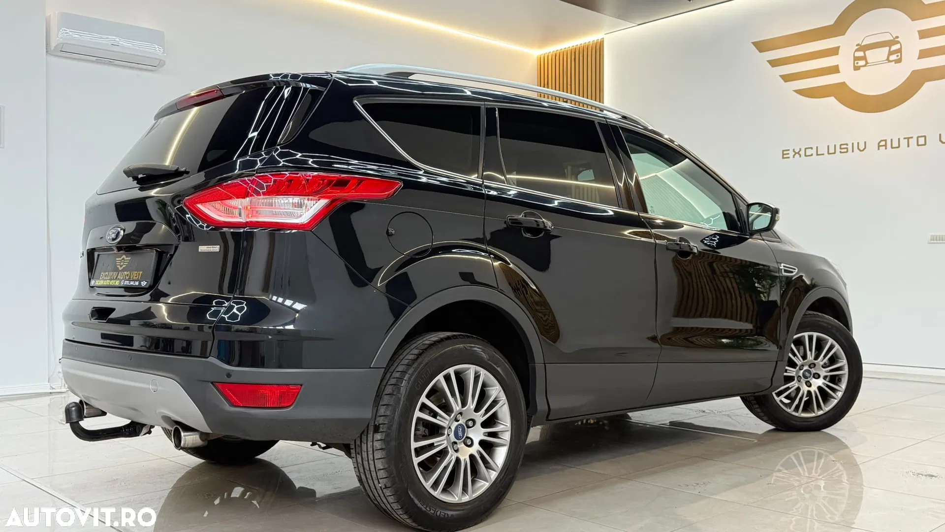 2013 Ford Kuga, photograph 3