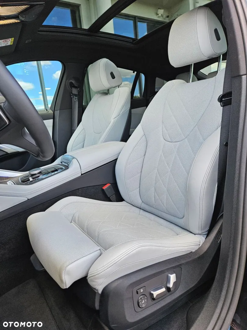 2025 BMW X6, photograph 12