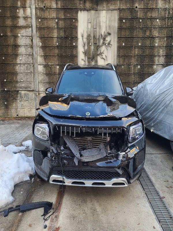 2023 Mercedes-Benz GLB200 d, photograph 3