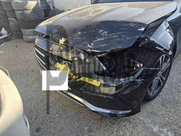 2022 Mercedes-Benz E350 4MATIC, photograph 3
