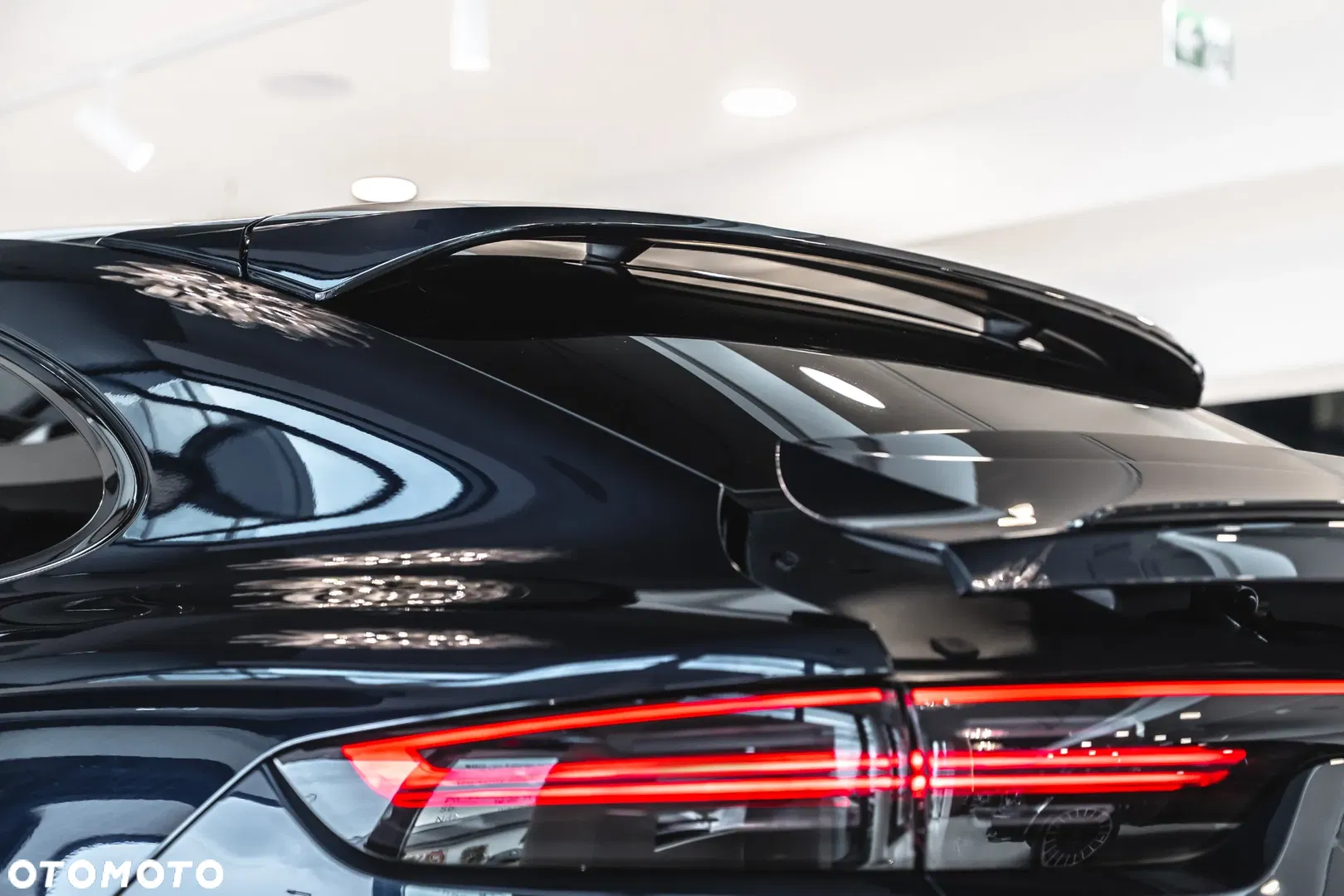 2021 Porsche Cayenne Platinum Edition, photograph 7