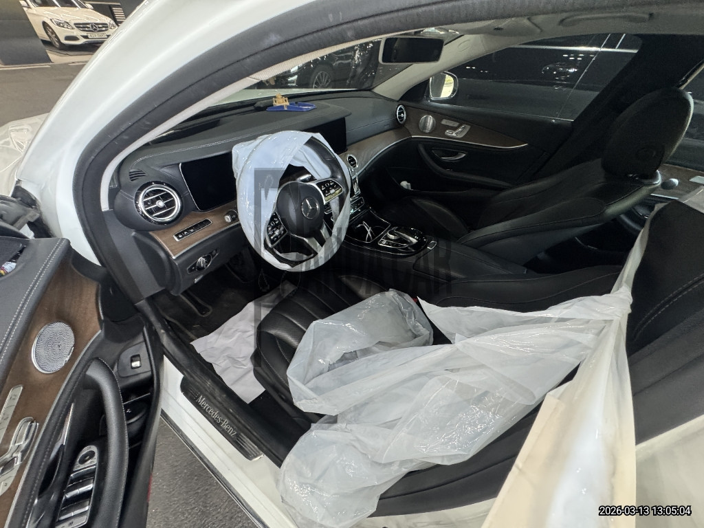 2019 Mercedes-Benz E300 4Matic, photograph 5