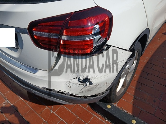 2018 Mercedes-Benz GLA220, photograph 2