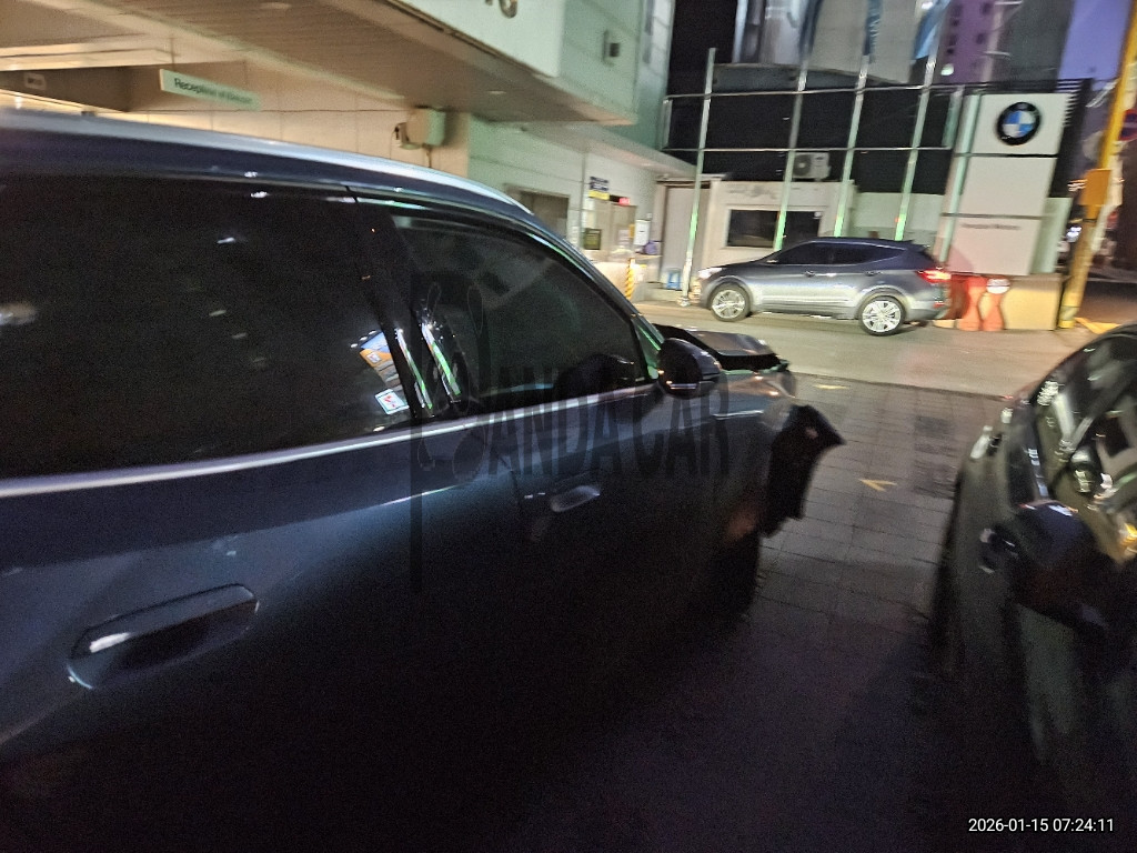 2025 BMW X3 20 xDrive, photograph 2