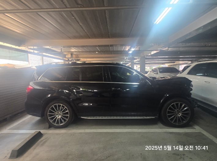 2019 Mercedes-Benz GLS500 4Matic, photograph 2