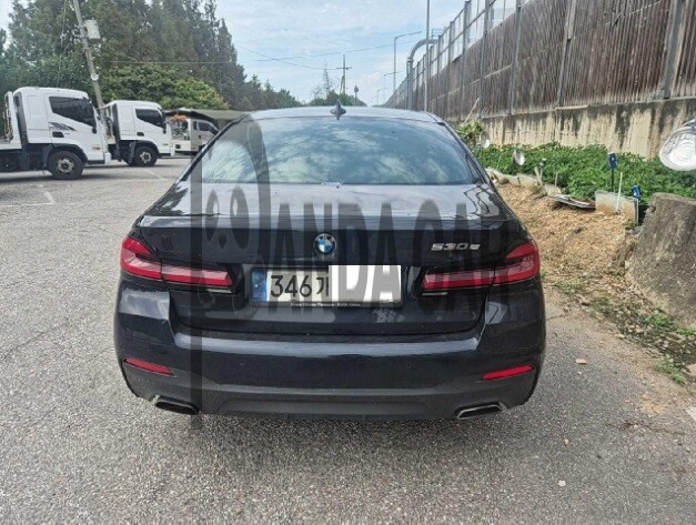 2021 BMW 530e, photograph 2