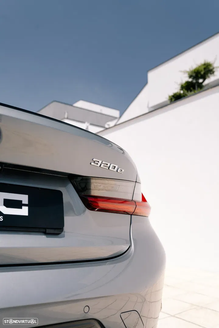 2024 BMW Série 3 e Pack M Auto, photograph 8