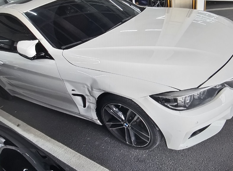 2018 BMW 420i Coupe, photograph 4