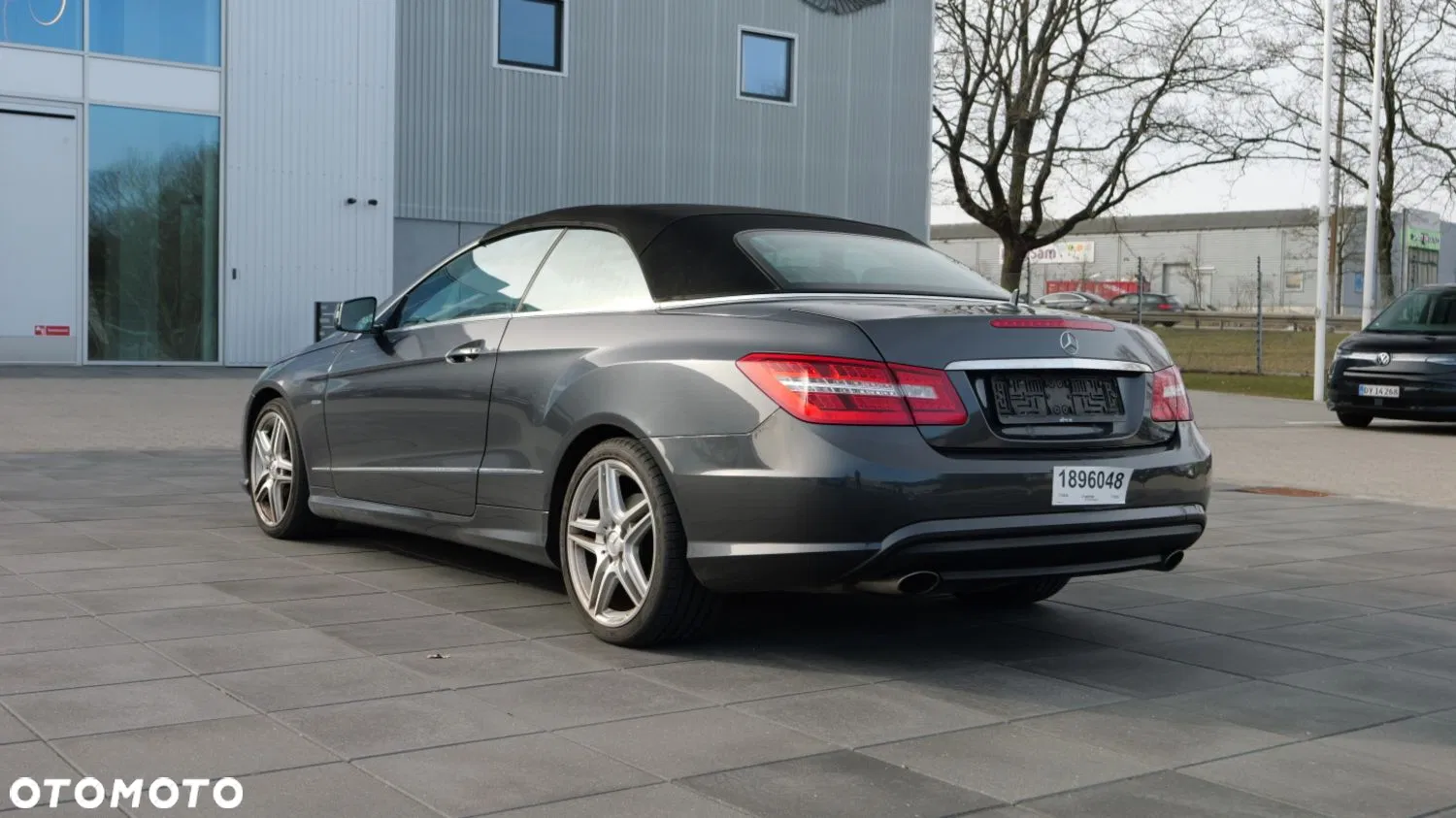 2010 Mercedes-Benz Klasa E 350 CGI BlueEFFICIENCY 7G-TRONIC Elegance, photograph 12