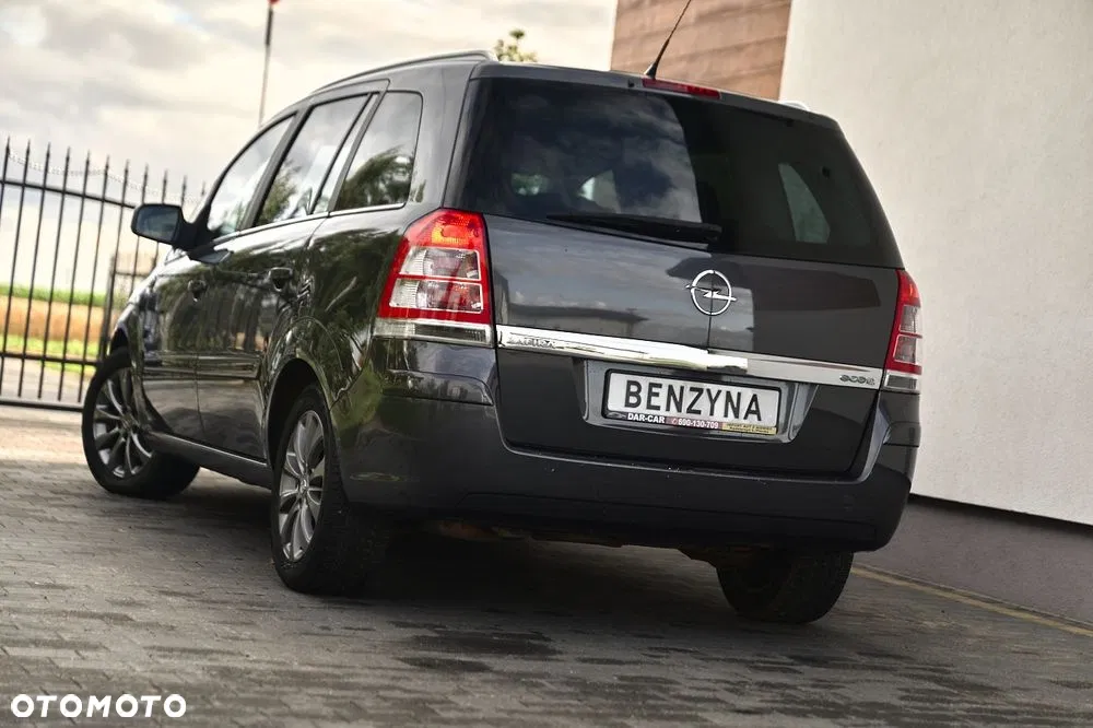 2011 Opel Zafira, photograph 2