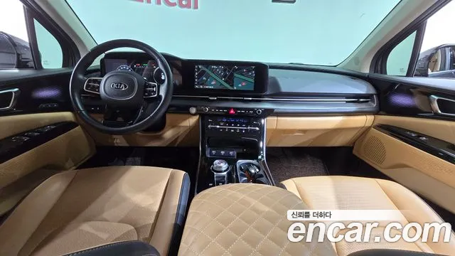 Kia Canival Gasoline 7-Seater Signature — photo 1 of 34