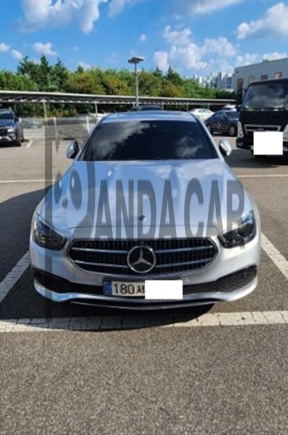 2022 Mercedes-Benz E350 4MATIC, photograph 1