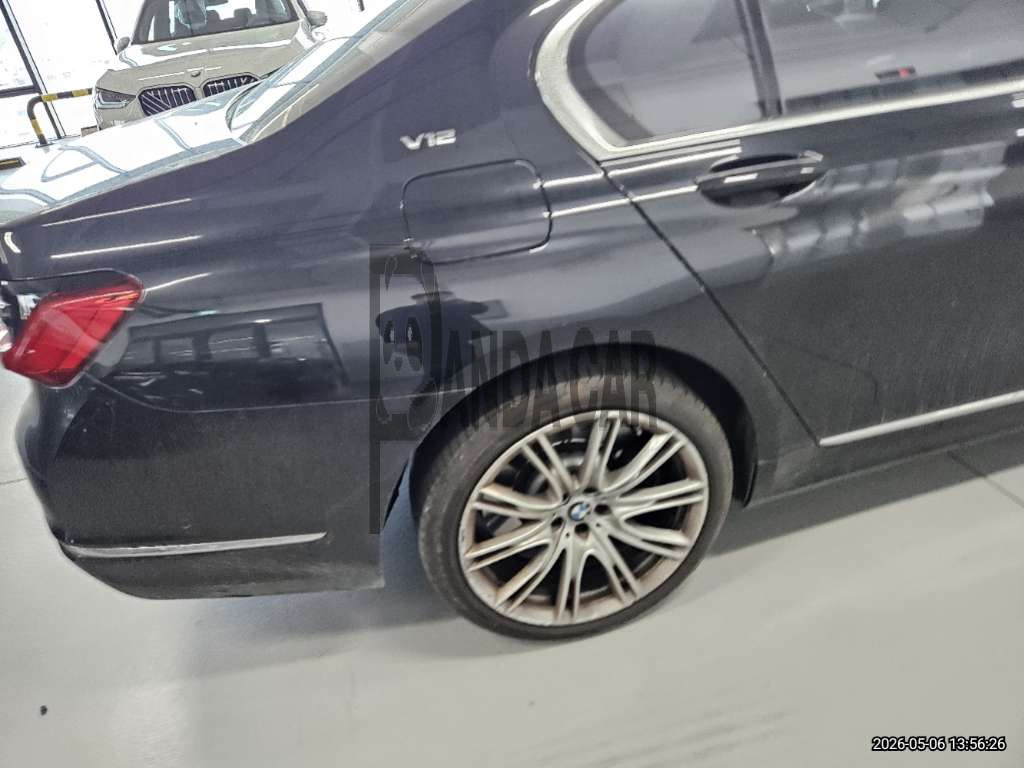 2020 BMW M760Li xDrive Modell V12 Excellence, photograph 4