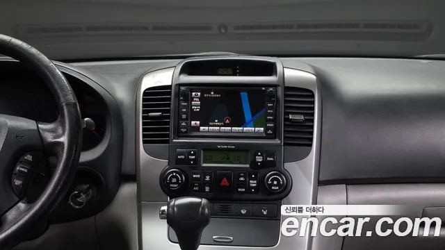 Kia Canival New Carnival GLX — photo 1 of 20