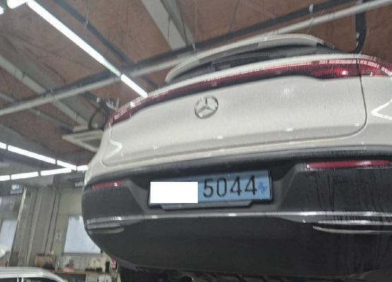 2020 Mercedes-Benz Benz EQC 400 4MATIC, photograph 3
