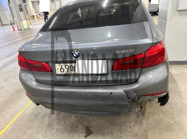 2019 BMW 520i Luxury, photograph 4